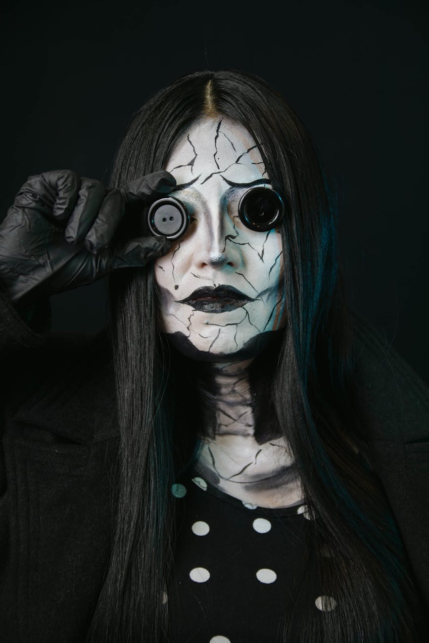 Writing the Horrors: The&nbsp;Uncanny